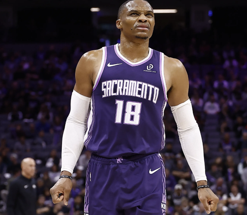 最后33秒威少一攻一防，就是詹姆斯赶走他的真正原因！错怪詹皇了